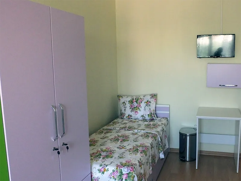 Dining Hall and Daily Breakfast in Dormitory